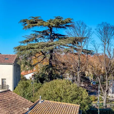Sous Les Toits Apartment