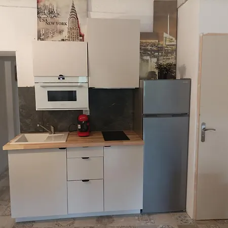 Sous Les Toits Apartament Pézenas