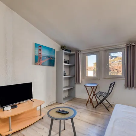 Sous Les Toits Apartament *